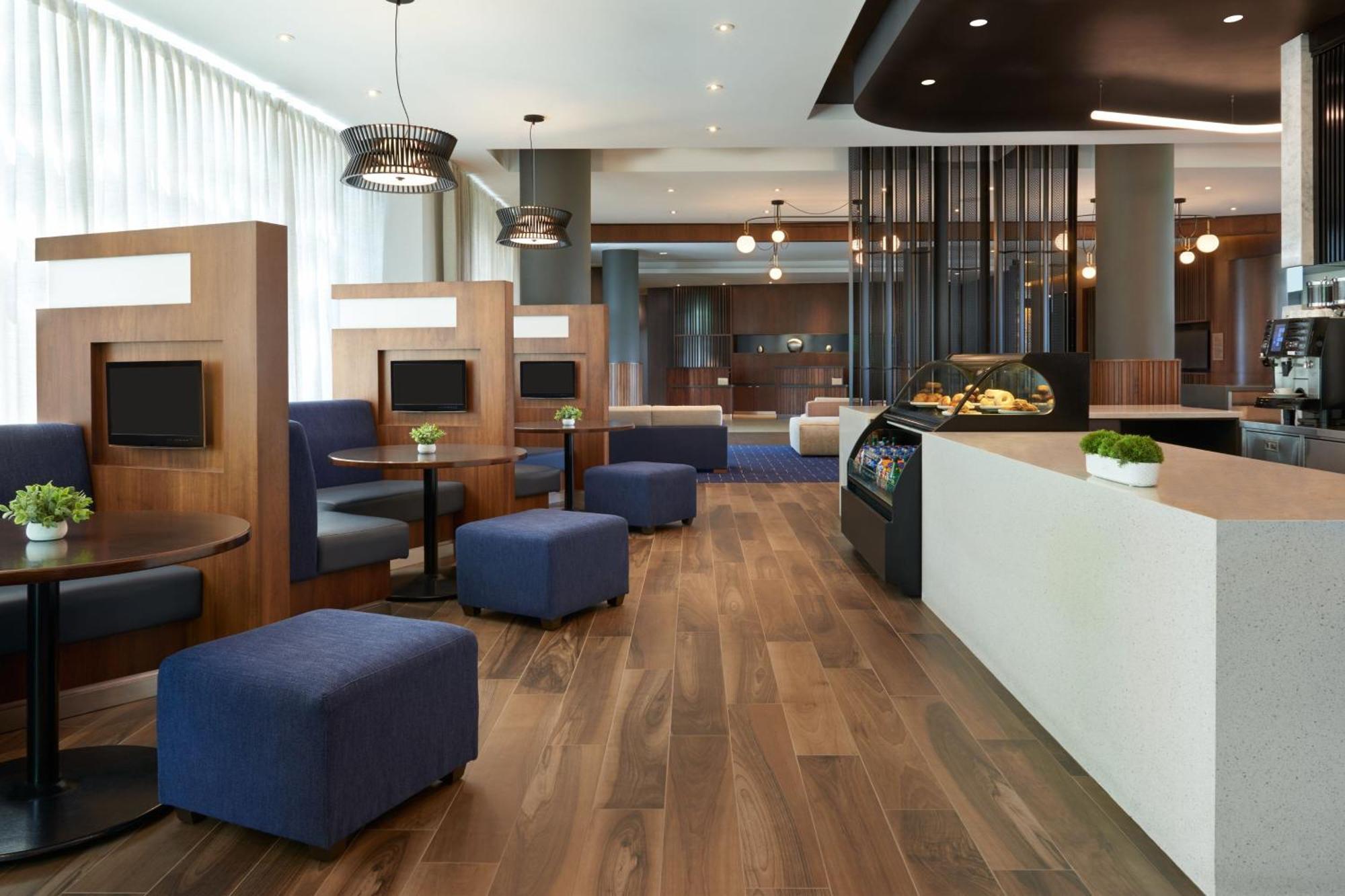 Residence Inn By Marriott Calgary Airport Exterior foto